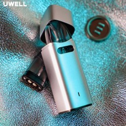 Uwell Caliburn AZ3 Grace Pod 17w Gümüş renkli, kompakt pod mod cihazı.